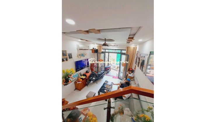 Bán nhà 100m2, 3 tầng, 3PN, 4WC, Trung Mỹ Tây 2A, Q12, 5.6 tỷ - Sổ Hồng